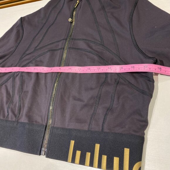 Lululemon Define Jacket Special Edition Cropped Gold Black Everlux - Size 6 - Picture 5 of 6